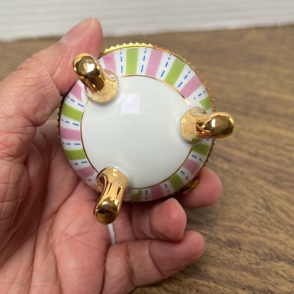 Genuine Porcelain Hand Painted Footed Egg Trinket/Jewelry Box - Picture 10 of 13